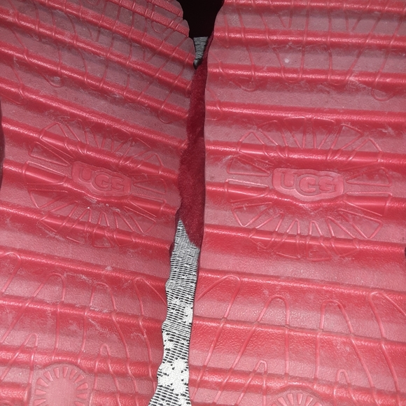 ugg - Picture 4 of 5